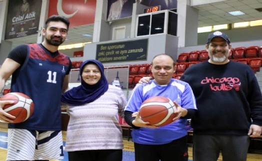 İzBB Spor Kulübü'nden özel gereksinimli bireylere ücretsiz basketbol kursları