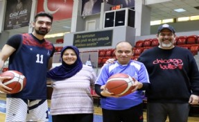 İzBB Spor Kulübü'nden özel gereksinimli bireylere ücretsiz basketbol kursları
