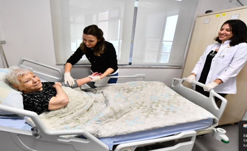 Huzurevi sakinleri mutlu çalışanlar gururlu
