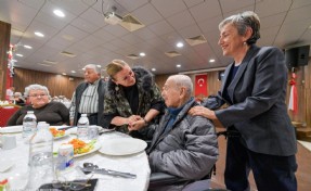 Huzurevinde iftar buluşması: 'Büyükşehir yanınızda...'