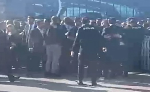 İmamoğlu karşılamasında CHP’li Sarıgül ile polis arasında arbede!