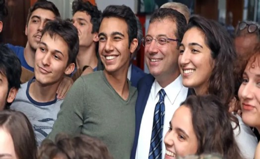 İmamoğlu'ndan gençlere mesaj: Tarih yazmalarına az kaldı