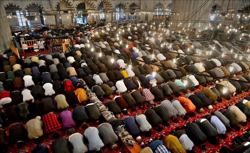 İşte il il bayram namazı saatleri! İzmir'de saat kaçta kılınacak?