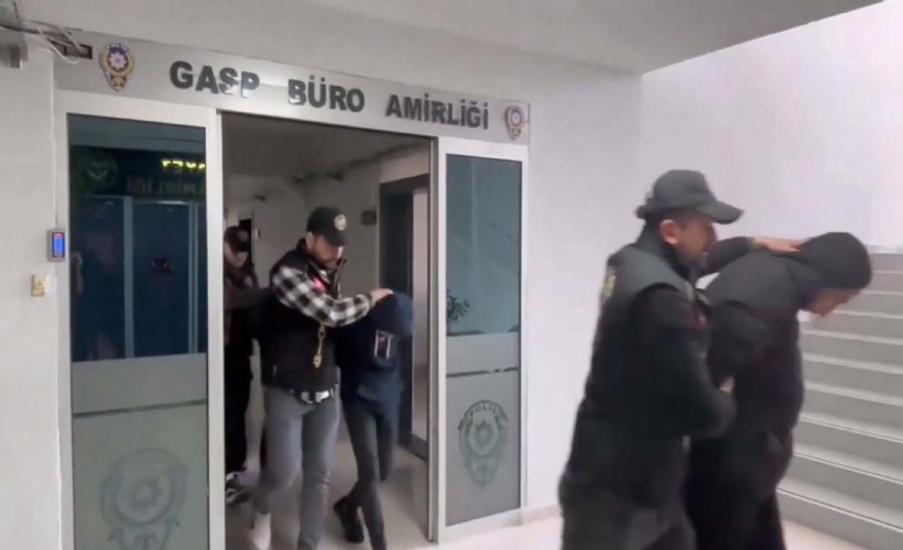 İzmir'de 1 kişinin öldüğü, 1 kişinin yaralandığı silahlı saldırıya ilişkin 9 tutuklama