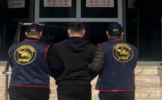 İzmir'de 44 ayrı suçtan 60 yıl hapisle aranan hükümlü yakalandı