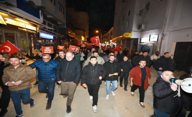 İzmir'de İmamoğlu için protestolar devam ediyor: Efes Selçuk'ta 'adalet' yürüyüşü