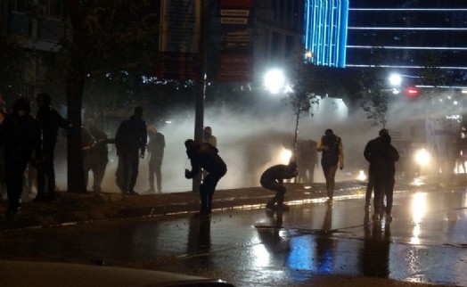 İzmir'de 'İmamoğlu' eylemlerinde 10 tutuklama