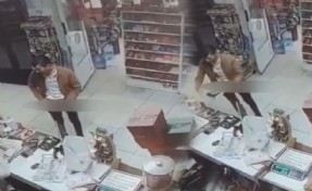 İzmir'de bir markette mide bulandıran olay: Sapık cinsel organını gösterdi!