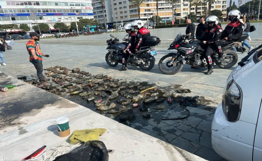 İzmir'de dikkat çeken dönüşüm: Denizden çıkan atıklar sanat eserine dönüşecek