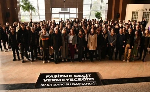 İzmir'de gözaltına alınan öğrencileri savunan avukatlara da gözaltı