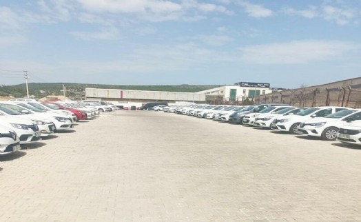 İzmir'de kiralık araç talebinde bayram yoğunluğu: 'Dolandırıcılara dikkat! Firmayı iyi araştırın'