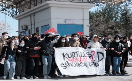 İzmir'de öğrencilere polis müdahalesi: Çok sayıda gözaltı