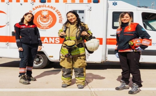 İzmir’in cesur kadınları her zorluğun üstesinden geliyor