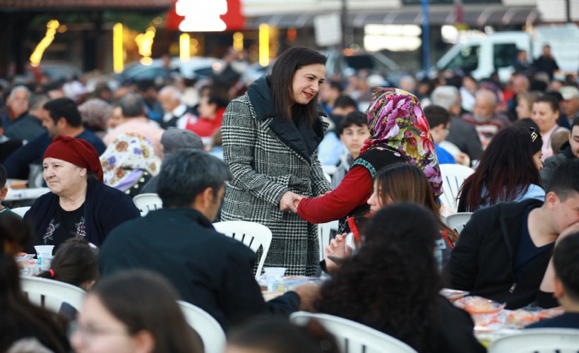 Kadir Gecesi’nde Efes Selçuk’ta dayanışma ve kardeşlik sofrası kuruldu