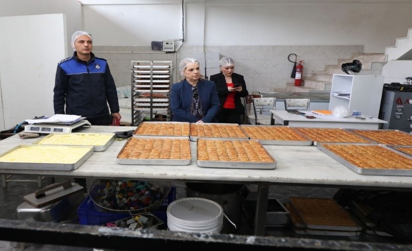 Karşıyaka Belediyesi’nden bayram öncesi tatlıcı denetimi