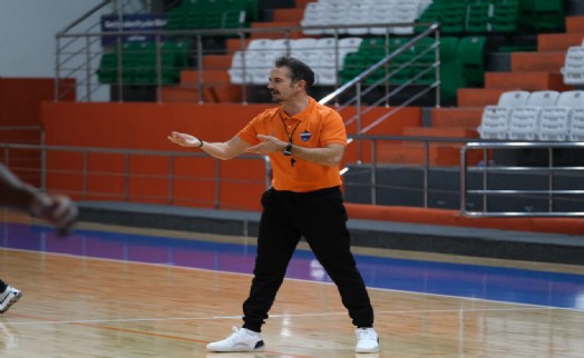 Karşıyaka basketbolda yeni dönem: Ahmet Çakı dümene geçti!