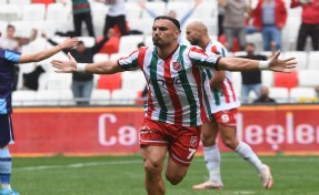 Karşıyaka'da alkışlar Ali Sinan'a