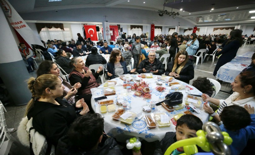 Karşıyakalılar iftar sofrasında buluştu