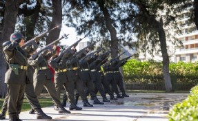 Konak Çanakkale şehitlerini andı