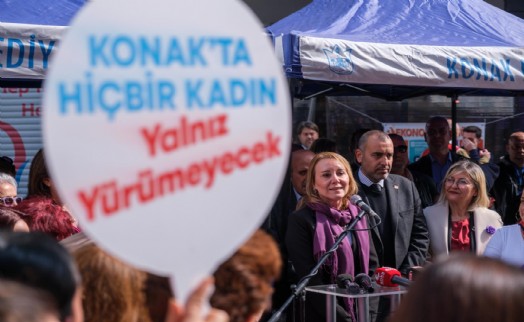Konak’ta Kadınlar Günü dayanışması; ‘Susma Haykır, Kadınlar Vardır!’