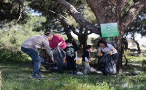Konak’ta el ele orman temizliği: 2 saatte 750 poşet çöp toplandı