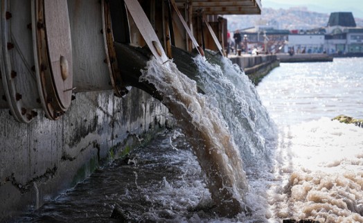 Körfeze atık su deşarjı gündem olmuştu: Bakanlıktan İZSU'ya ceza