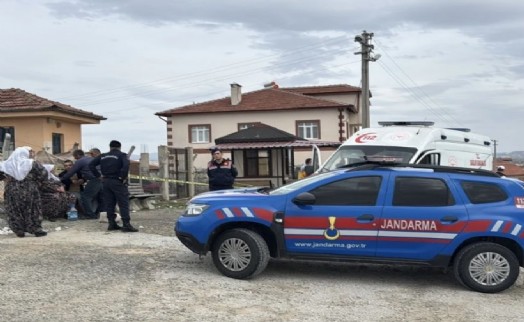 Kütahya'da av tüfeğiyle eşi ve bir şahsı öldürdü