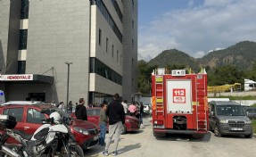 Marmaris Devlet Hastanesi'nde yangın paniği