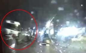 Mazot yüklü tankerin taksiye çarptığı kazanın görüntüleri ortaya çıktı