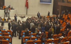 Meclis'te İmamoğlu gerginliği: AK Parti ve CHP'li vekiller arasında arbede çıktı