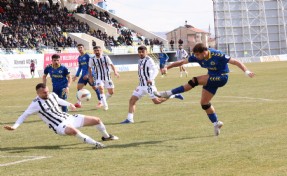 Menemen FK, Aksaray'dan 1 puanla dönüyor