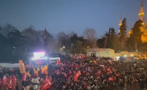 Saraçhane'de tarihi gece! Özel'den sert açıklamalar