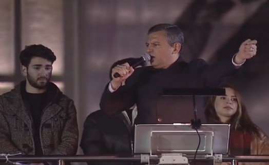Özel, Saraçhane'de halka seslendi: Yeni miting adresi belli oldu