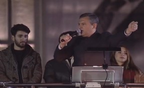 Özel, Saraçhane'de halka seslendi: Yeni miting adresi belli oldu