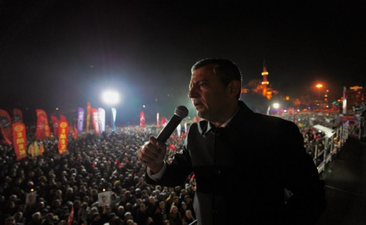 Özgür Özel: Burayı Erdoğan'ın kayyumuna vermeyeceğiz