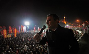 Özgür Özel: Burayı Erdoğan'ın kayyumuna vermeyeceğiz