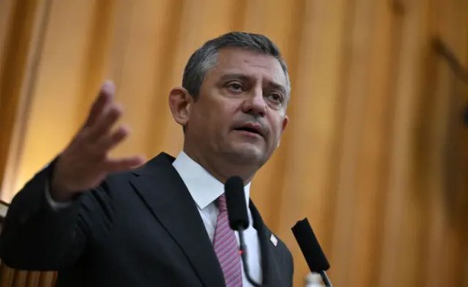 Özel'den sert çıkış: Gençlere kötü davrananları teker teker bulacağım