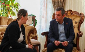 Özgür Özel'den gazeteciler Kozok ve Akbulut'a taziye ziyareti