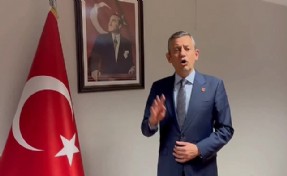 Özgür Özel vatandaşları bayrak asmaya davet etti