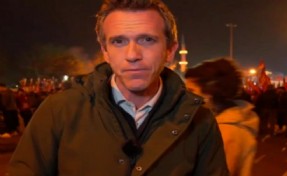 Saraçhane eylemlerini haberleştirmek için Türkiye'ye gelen BBC muhabiri Lowen, sınır dışı edildi