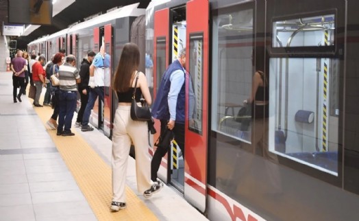 Ulaşımda öğrenci indirimine 30 yaş sınırı getiren Büyükşehir'e idari para cezası