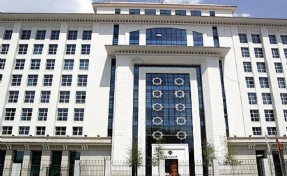 AK Parti Genel Merkezi'nde polis intiharı