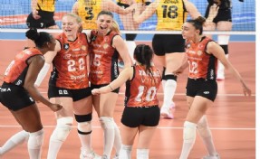 Eczacıbaşı, VakıfBank'ı yenerek finale yükseldi