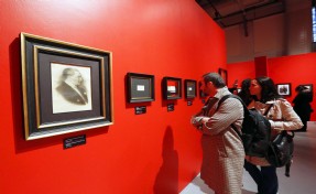 'Karanlıkta Akan Bir Yıldız: Mustafa Kemal Atatürk' sergisi İstanbul'da açıldı