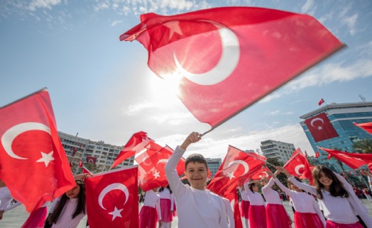 23 Nisan’da çocuk neşesi İzmir’i saracak