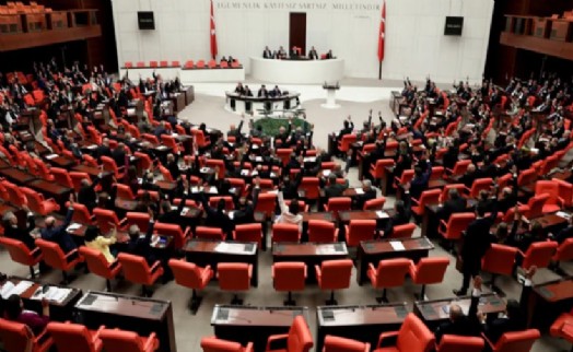 AYM iptal etti, AK Parti Meclis'e getiriyor!