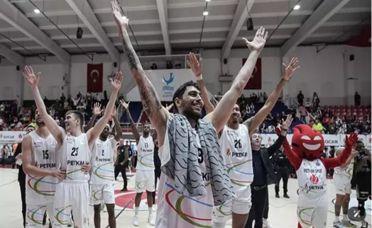 Aliağa Petkimspor, Yukatel Merkezefendi Belediyesi Basket'i mağlup etti