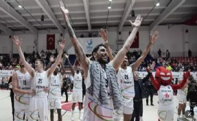 Aliağa Petkimspor, Yukatel Merkezefendi Belediyesi Basket'i mağlup etti