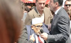 Alpaslan Türkeş lokma hayrında din görevlisi fenalaştı