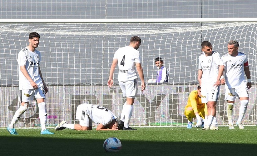 Altay uçurumun eşiğinde